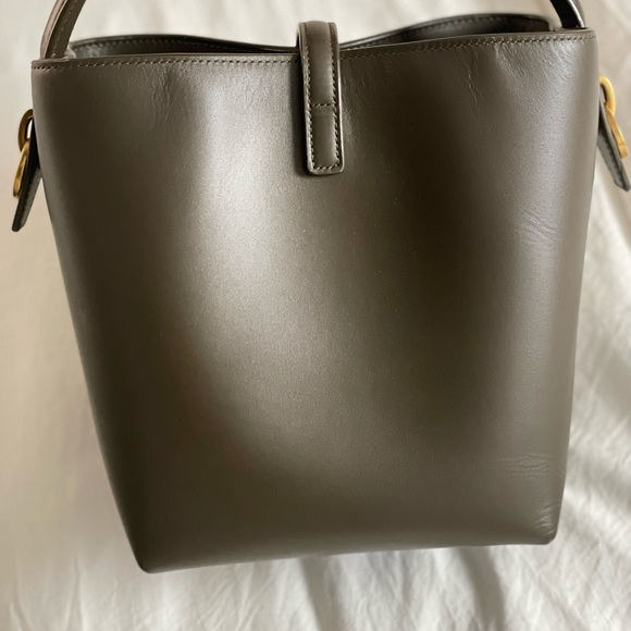 Saint Laurent Le small leather bucket bag - Picture 4 of 16